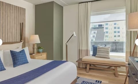 Unit with 1 King size bed