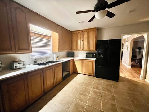 Large Kitchen - Includes All Appliances + Cooking Essentials