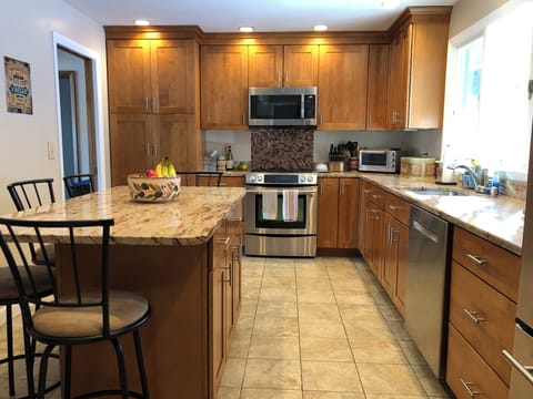 Kitchen [Note: the oven shown has been replaced as of August 2025]