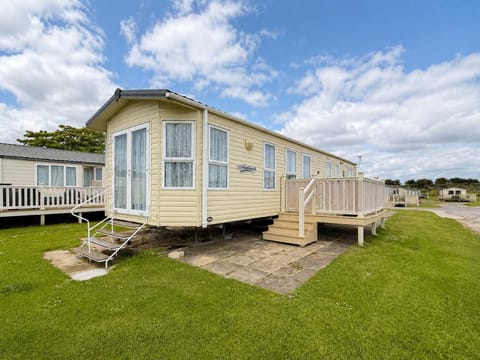 Treat yourself to cheap caravan short breaks at Sunnydale and enjoy a quick, affordable change of scenery.