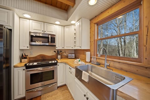 Basin Style Sink with Big Window