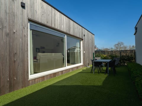 Land Lot, Home, Siding, Garden, Yard, Lawn, Landscaping, Backyard, Wood Stain, Hardwood