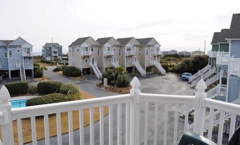 Top Floor Back Sun Deck