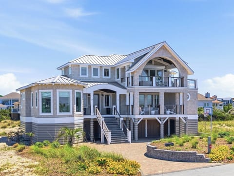 SWEET HOME CAROLINA OCEAN FRONT 6 BEDROOM