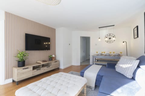 Living Room / Lounge