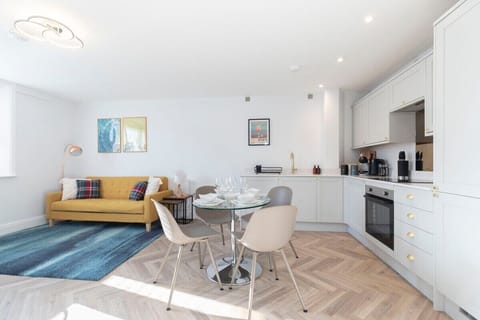 Living Room / Lounge