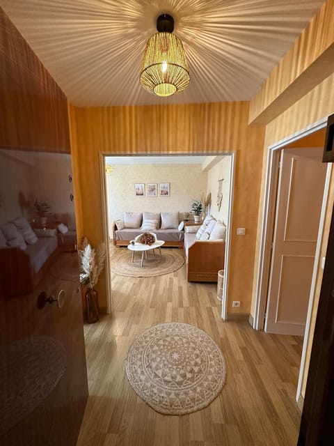 entrance, living room