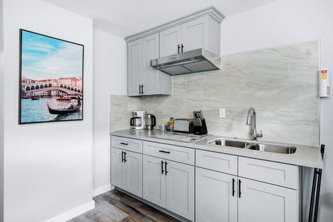 Savor the experience create memories in a kitchen that feels like home. #travelsgvcertified