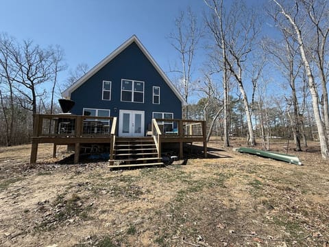 Come relax at the quiet paradise of Sunset Shores.