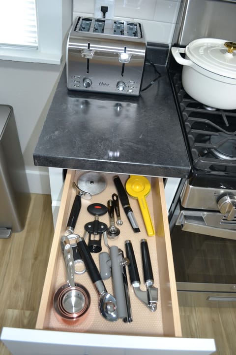 All the kitchen tools you need. 