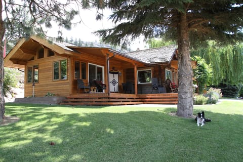 Vintage View Cottage - Private and Peaceful 