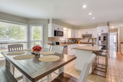 Kitchen & Dining Area | Single-Story House | In-Unit Laundry