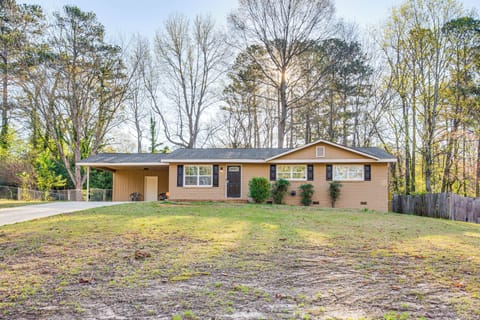 Single-Story House | Self Check-In | 2 Mi to Sweetwater Creek State Park