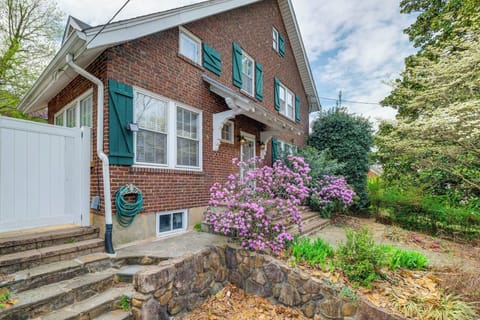 Roanoke Vacation Rental | 3BR | 1.5BA | Steps Required | 1,922 Sq Ft