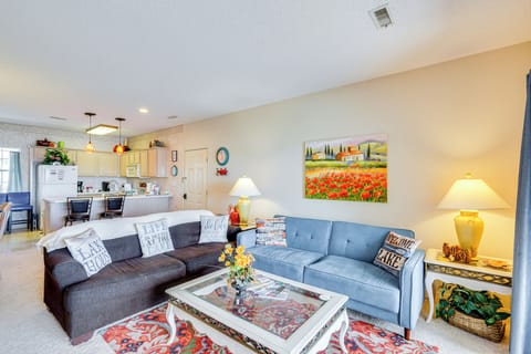 Living Room | Central A/C | Free WiFi | Full Sleeper Sofa