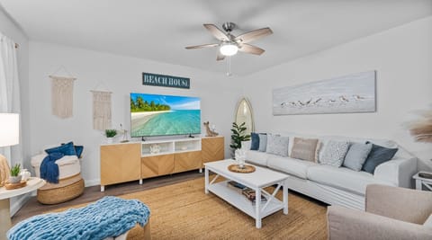 Living Room - loads of comfy pillows & blankets