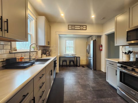 Kitchen + Breakfast Nook