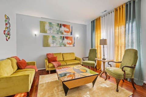 The perfect spot to kick back in style! With plush seating, chic décor, and an elegant ambiance, this space was made for great conversation, fancy hors d`oeuvres, and maybe a glass of something delicious.