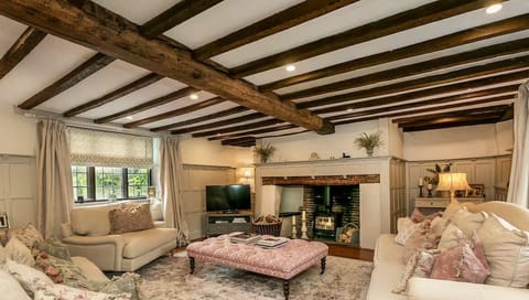 Living Room / Lounge