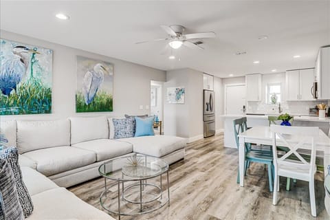 Living Room/Dining Area