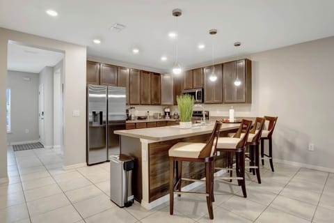 4825-coral-castle-drive--kissimmee--fl-34746---08