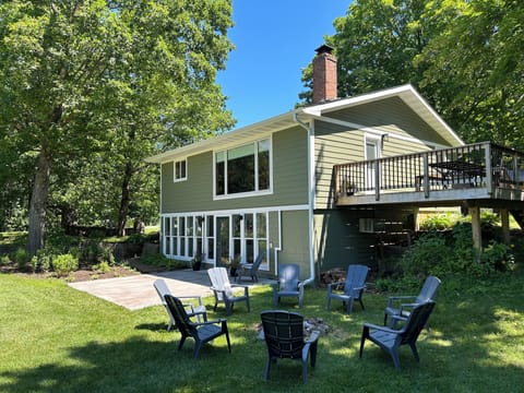 Back yard, patio, fire pit & deck 