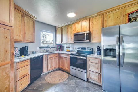 Kitchen | Keurig Coffee Maker | Dishwasher | Cooking Basics