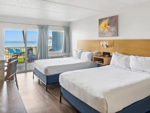 Unit with 2 queen beds