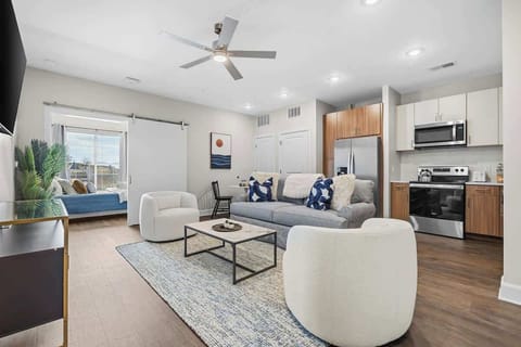 Living Room: Stylish retreat with modern furnishings and scenic views, perfect for relaxation!

