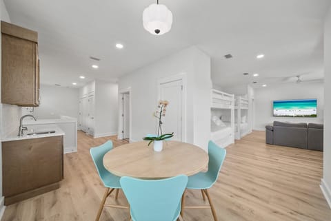 Sandbar Drift | Extra Dining Area | Entertainment Area | Wet Bar