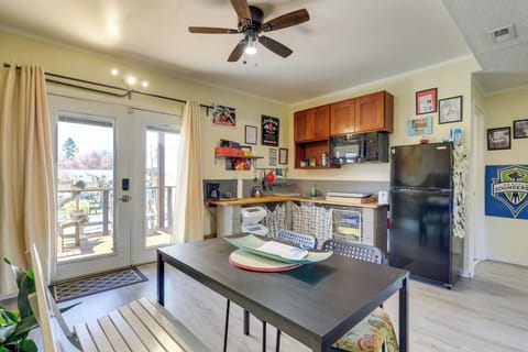 Seattle Vacation Rental | Studio | 1BA | 400 Sq Ft | 2 Steps to Enter