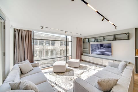 Cleveland Vacation Rental | 2BR | 2BA | Elevator Access | 1,219 Sq Ft