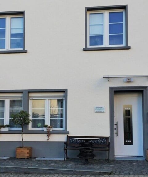 Entrance / Reception