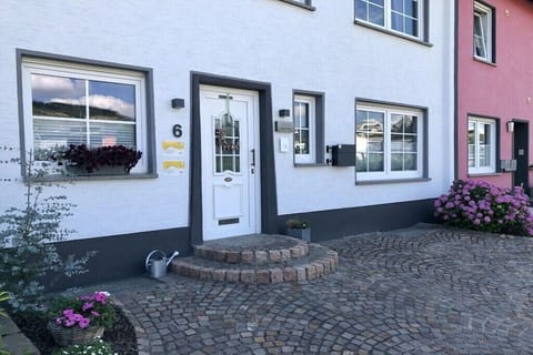 Entrance / Reception