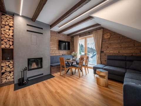 Wood, Flooring, Wood Flooring, Floor, Hardwood, Home, Wood Stain, Plank, Laminate Flooring, Living Room