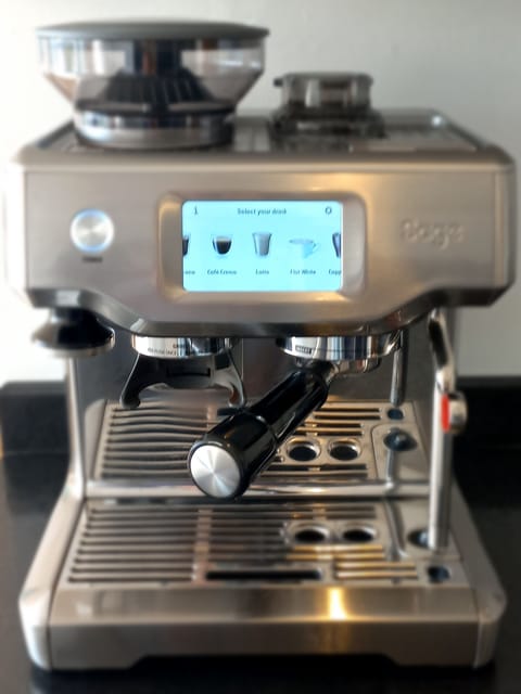 Bean to cup espresso machine