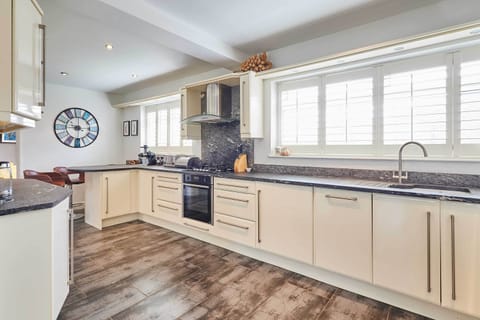 Nyumbani, Saltburn-by-the-Sea - Host & Stay