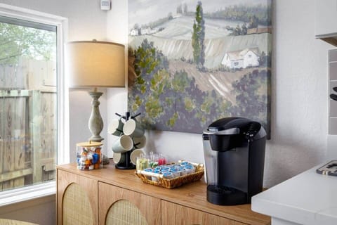 Breakfast Bar w/ Keurig & Complimentary Coffee