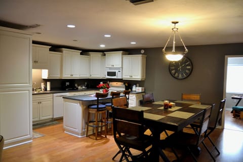 Cozy kitchen and dining room combo.