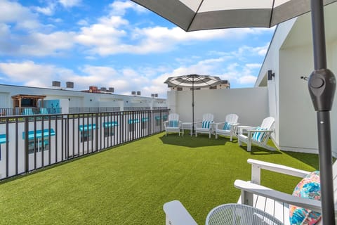 Welcome to Azul! Brand new townhome with private rooftop deck