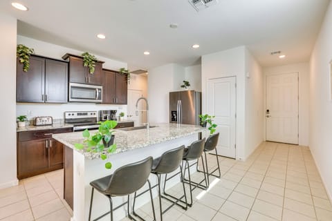 Kitchen | Cooking Basics | Breakfast Bar