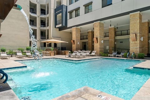 Pool area 