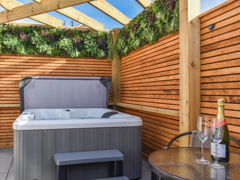 Hot tub | Mount Crescent, Bridlington