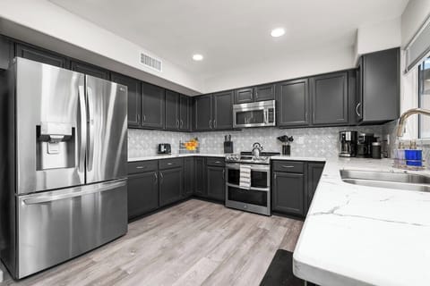 The heart of the home—light, bright, and ready for everything from pancakes to charcuterie boards.