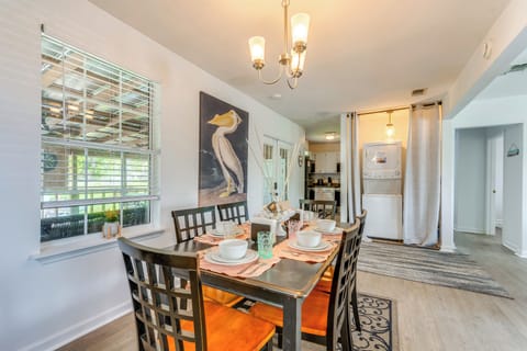 Dining Area | Dishware/Flatware