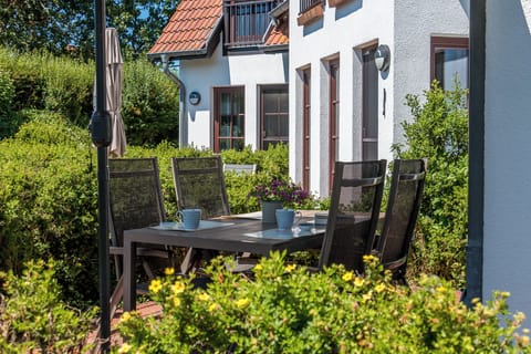 Terrace with table and chairs