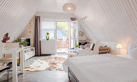 Bright Bedroom with Access to the Terrace