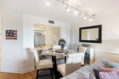 Cook with a direct view of the ocean!