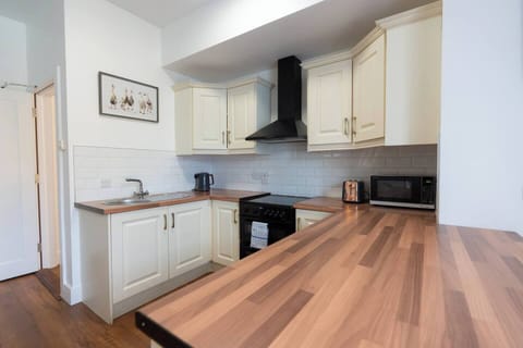 c997daf4-647b-4f46-8785-40d88a96505c