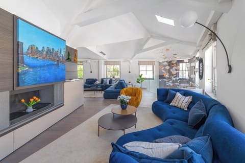 Living Room (1)